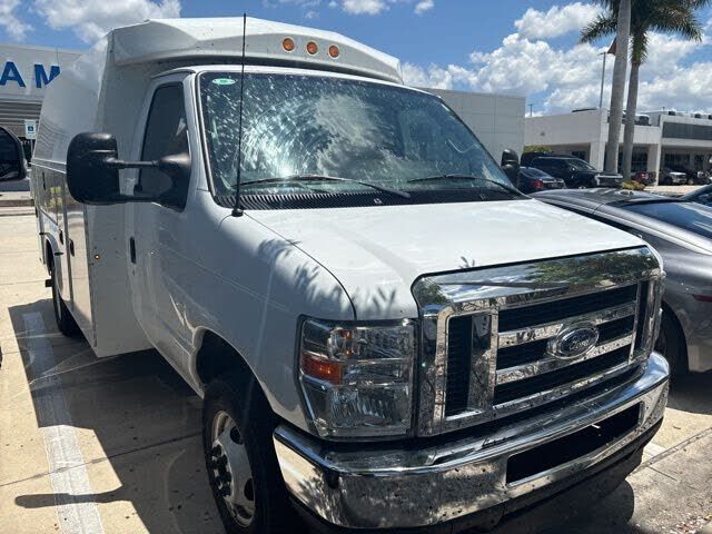 2025 FORD E-350