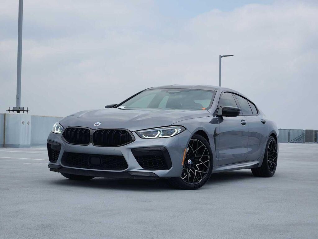 2023 BMW M8