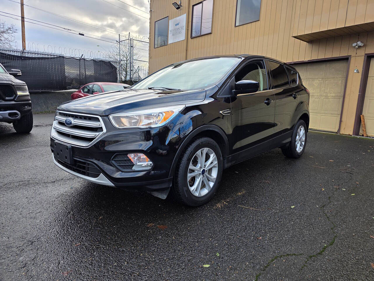 2017 FORD Escape