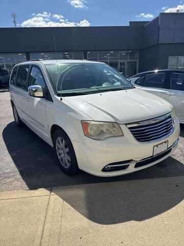 2012 CHRYSLER Town and Country