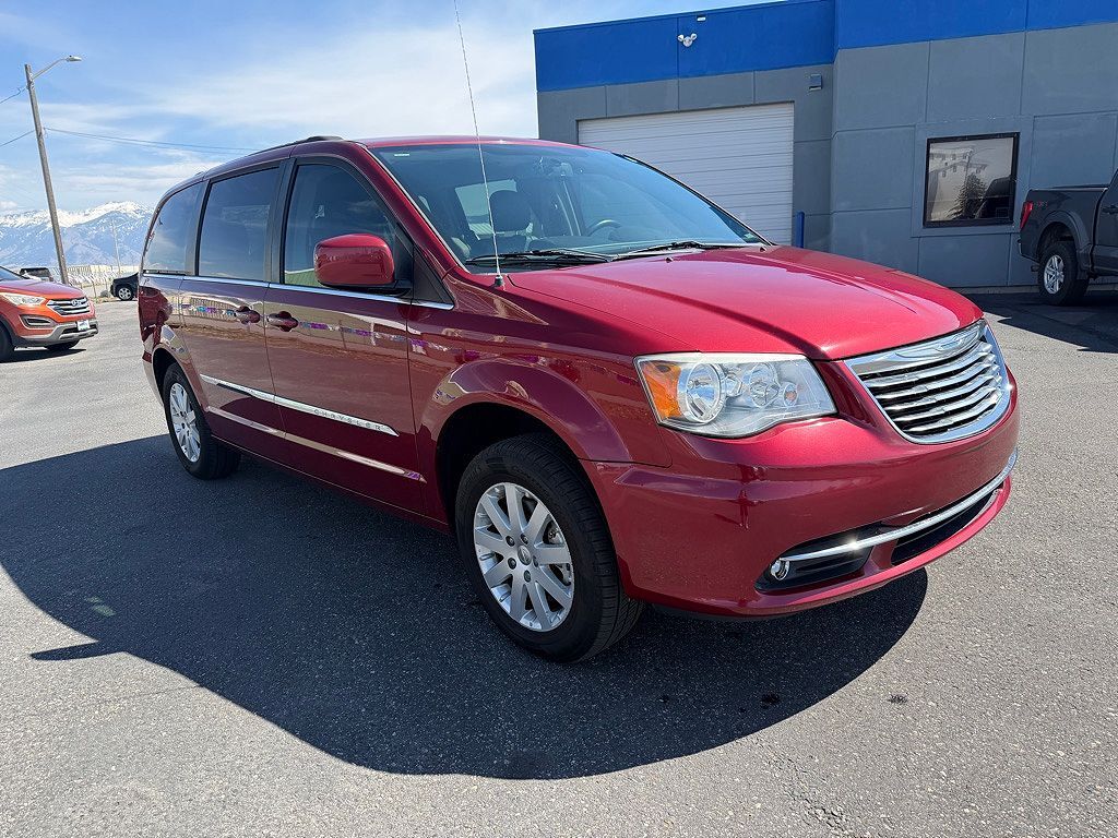 2015 CHRYSLER Town and Country