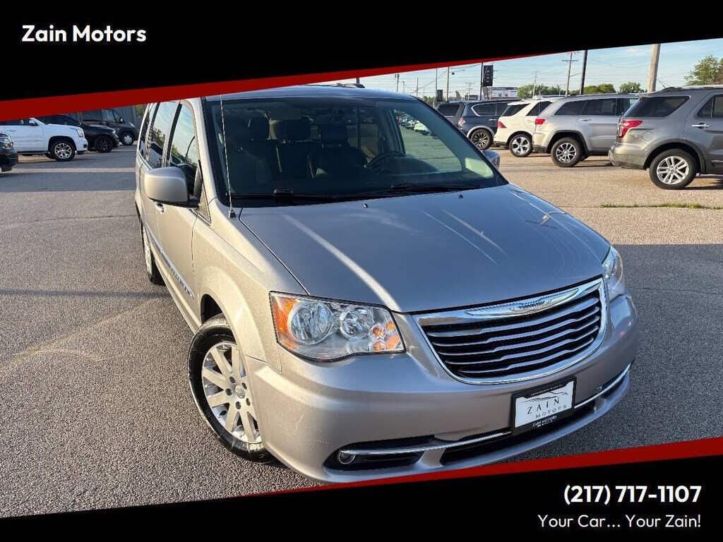 2015 CHRYSLER Town and Country
