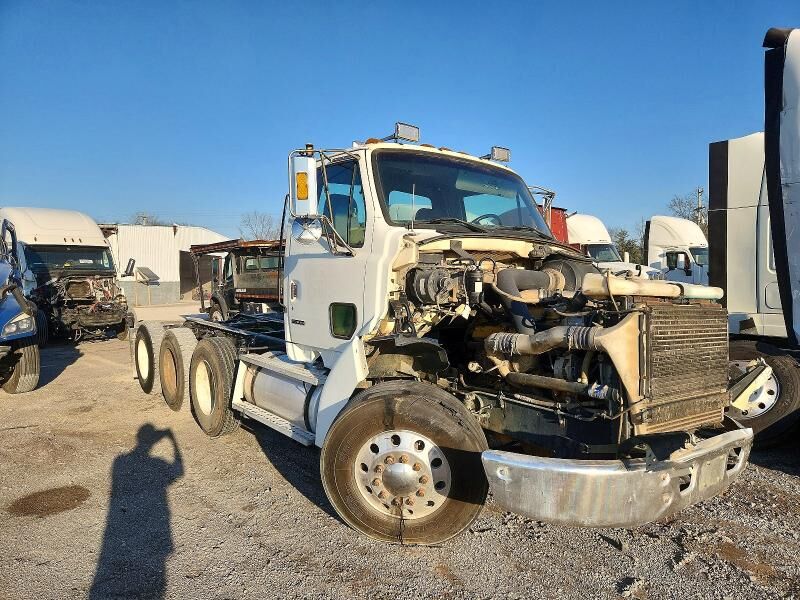 2000 STERLING TRUCK L9522
