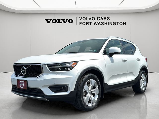 2021 VOLVO XC40