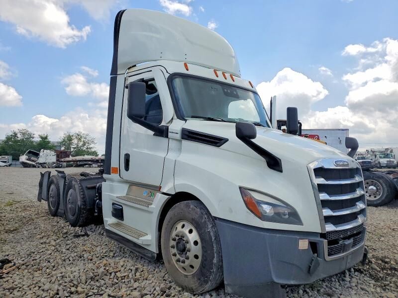 2022 FREIGHTLINER Cascadia