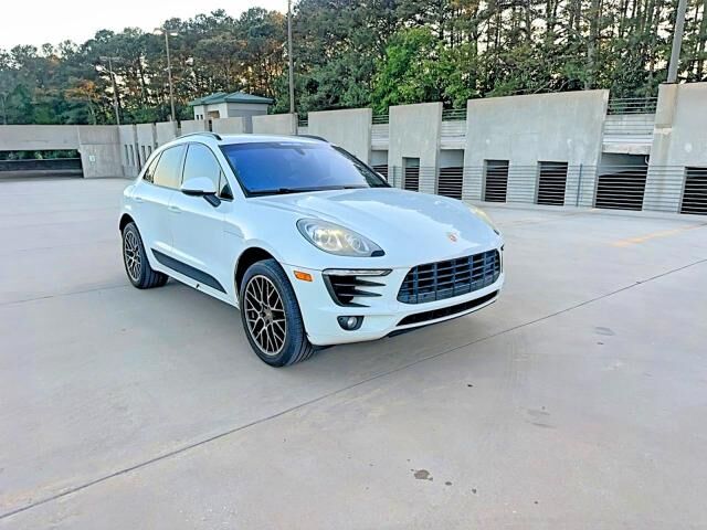 2015 PORSCHE Macan