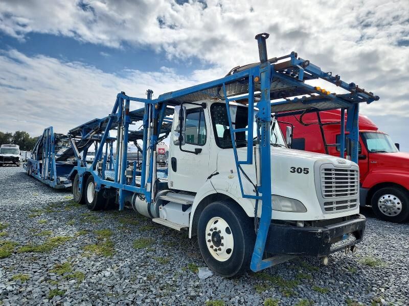 2013 FREIGHTLINER M2