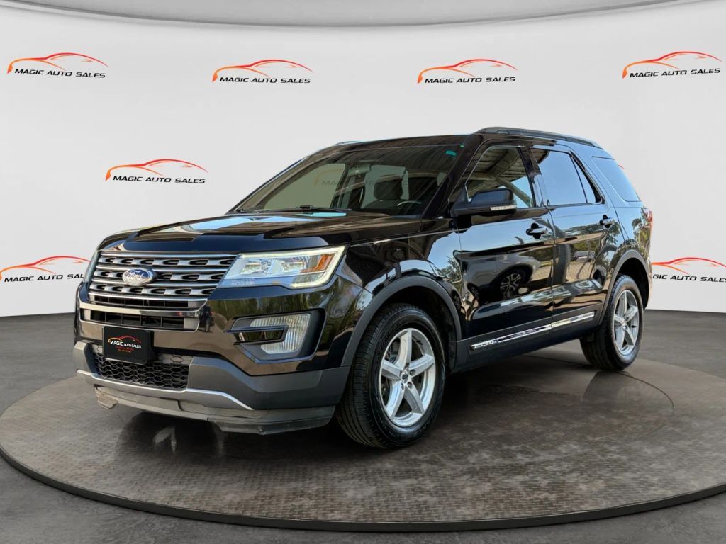 2017 FORD Explorer