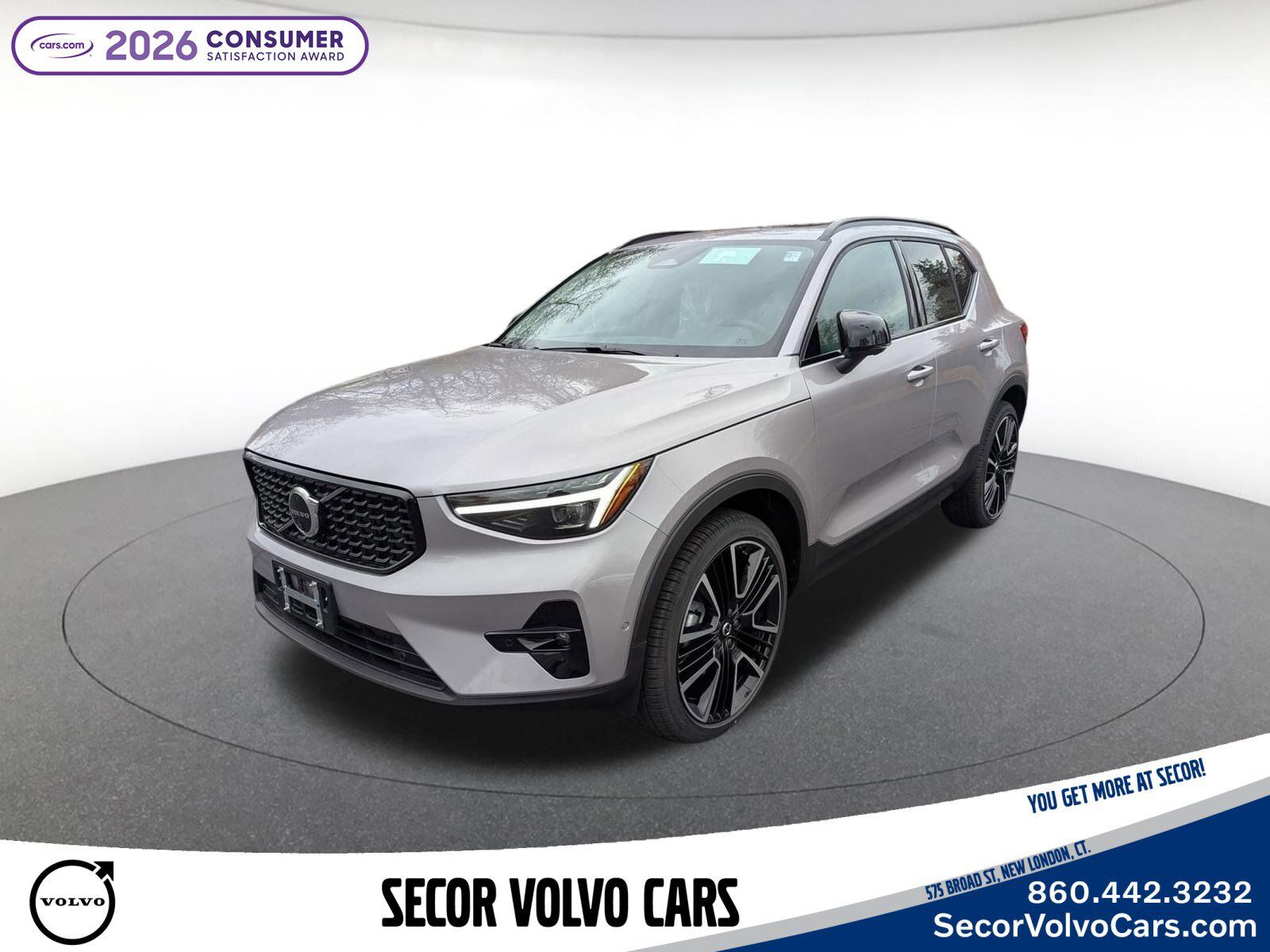 2026 VOLVO XC40