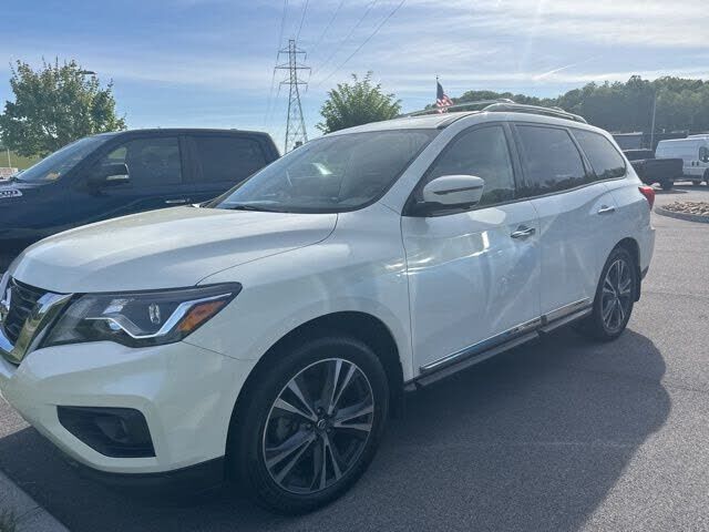 2017 NISSAN Pathfinder