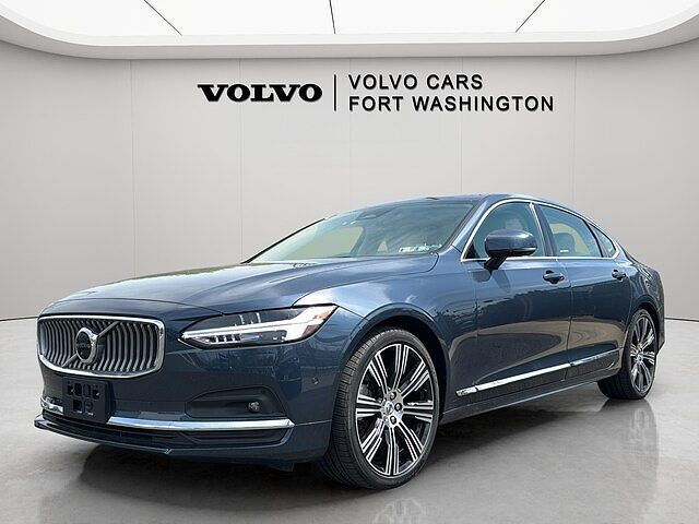 2023 VOLVO S90