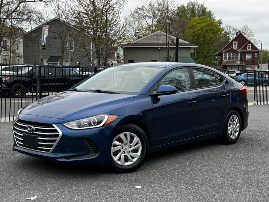 2017 HYUNDAI Elantra