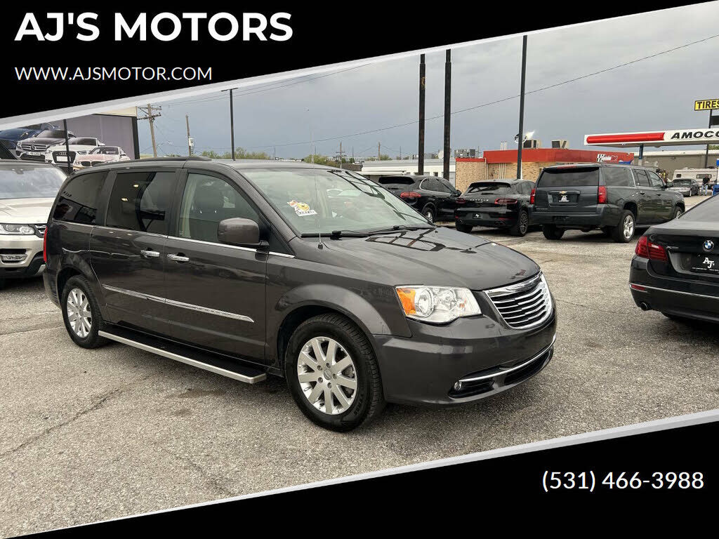 2015 CHRYSLER Town and Country