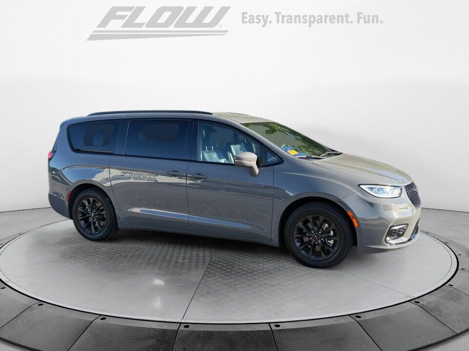 2021 CHRYSLER Pacifica