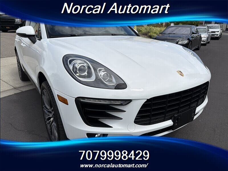 2017 PORSCHE Macan