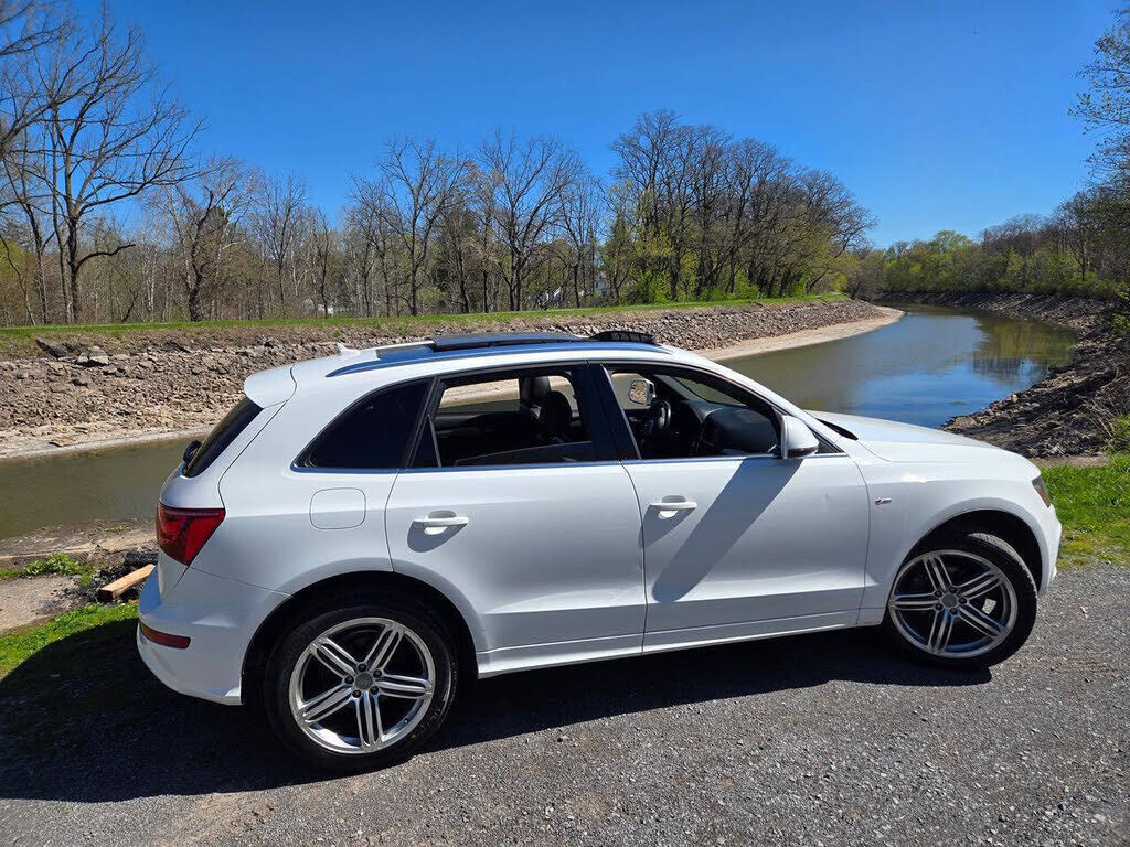 2011 AUDI Q5