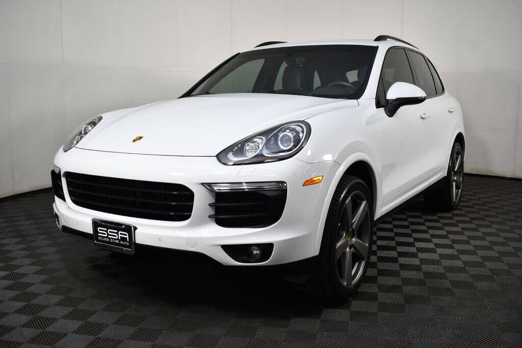 2017 PORSCHE Cayenne