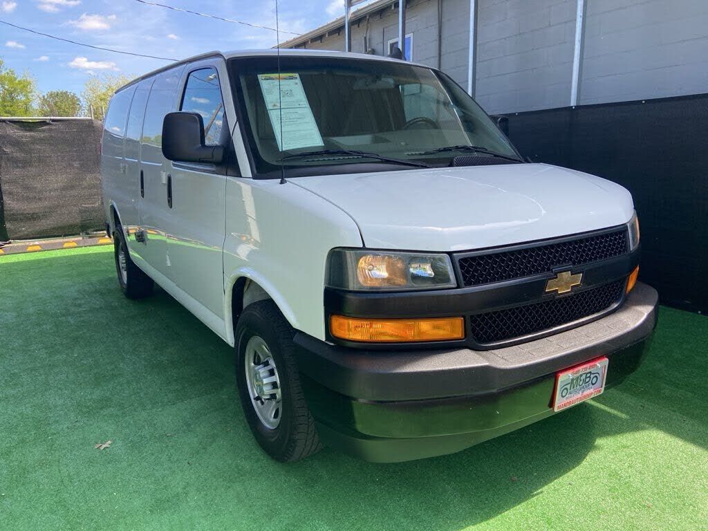 2021 CHEVROLET Express