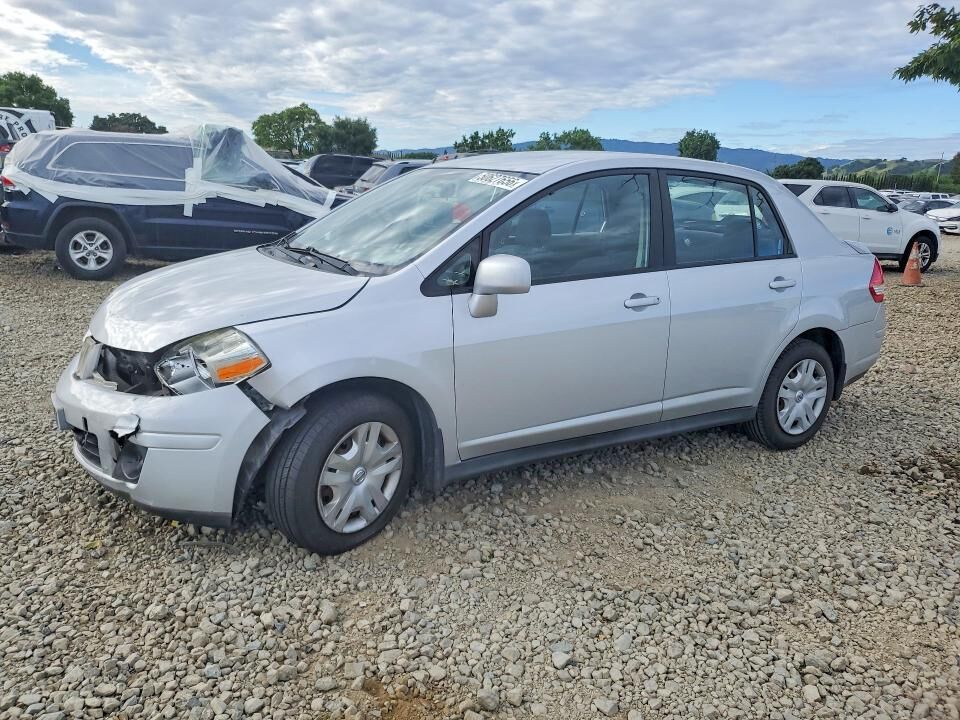 2010 NISSAN Versa