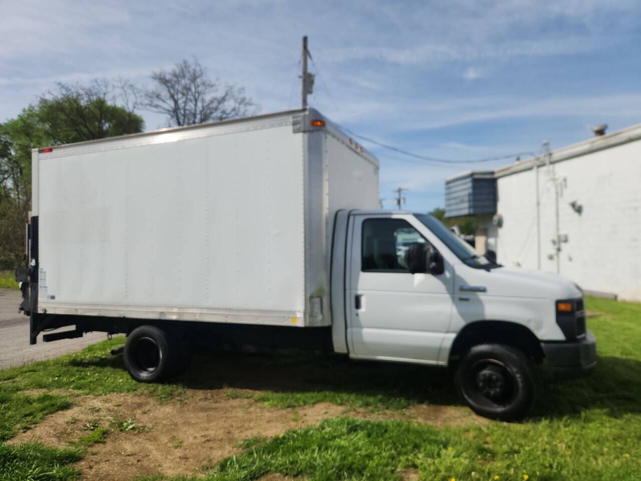 2011 FORD E-450