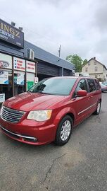 2013 CHRYSLER Town and Country