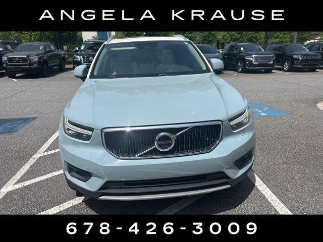 2019 VOLVO XC40