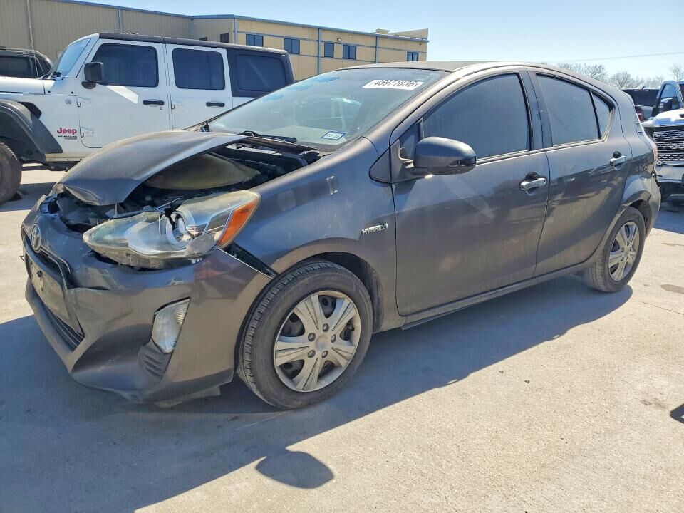 2016 TOYOTA Prius