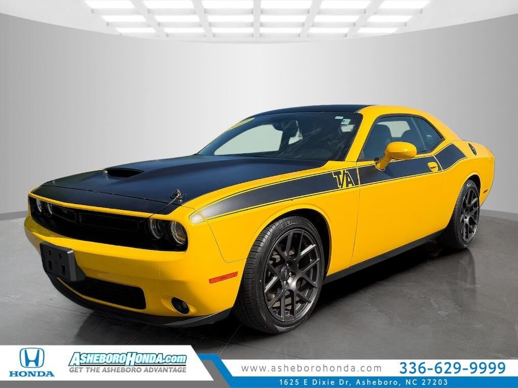 2017 DODGE Challenger