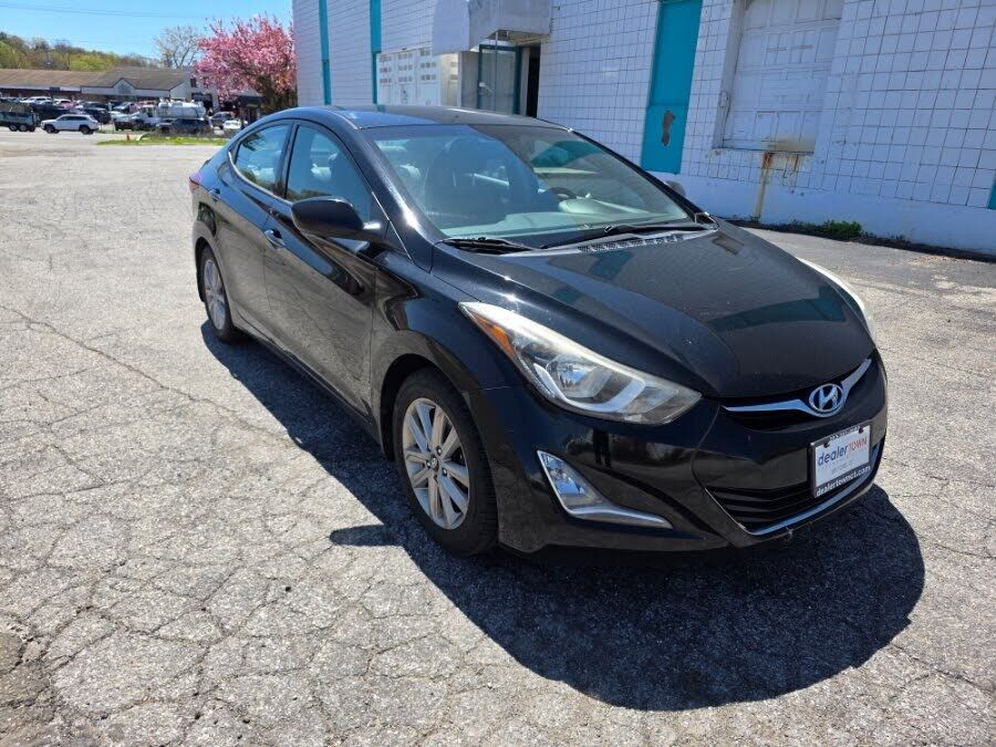 2016 HYUNDAI Elantra