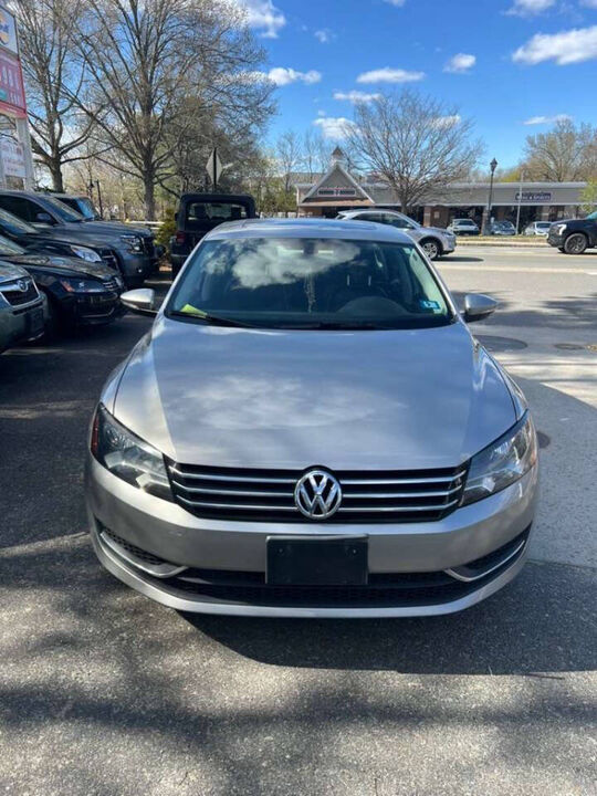 2012 VOLKSWAGEN Passat