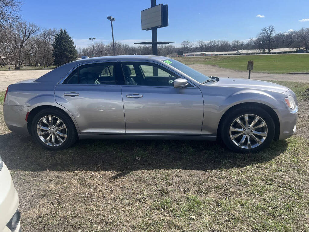 2016 CHRYSLER 300
