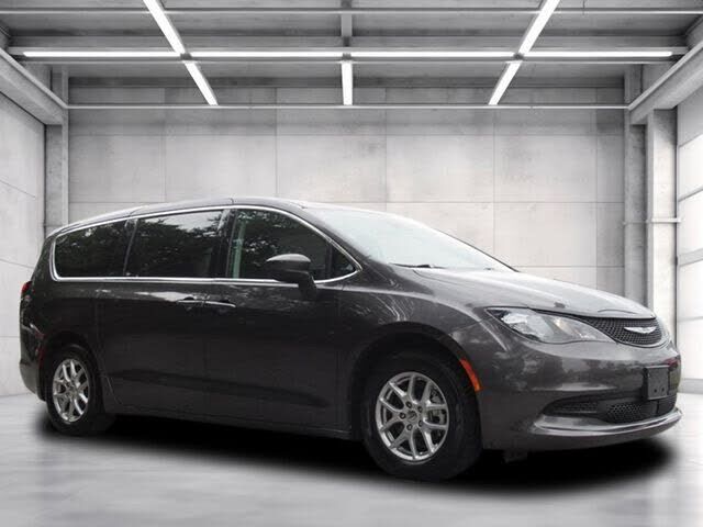 2023 CHRYSLER Voyager