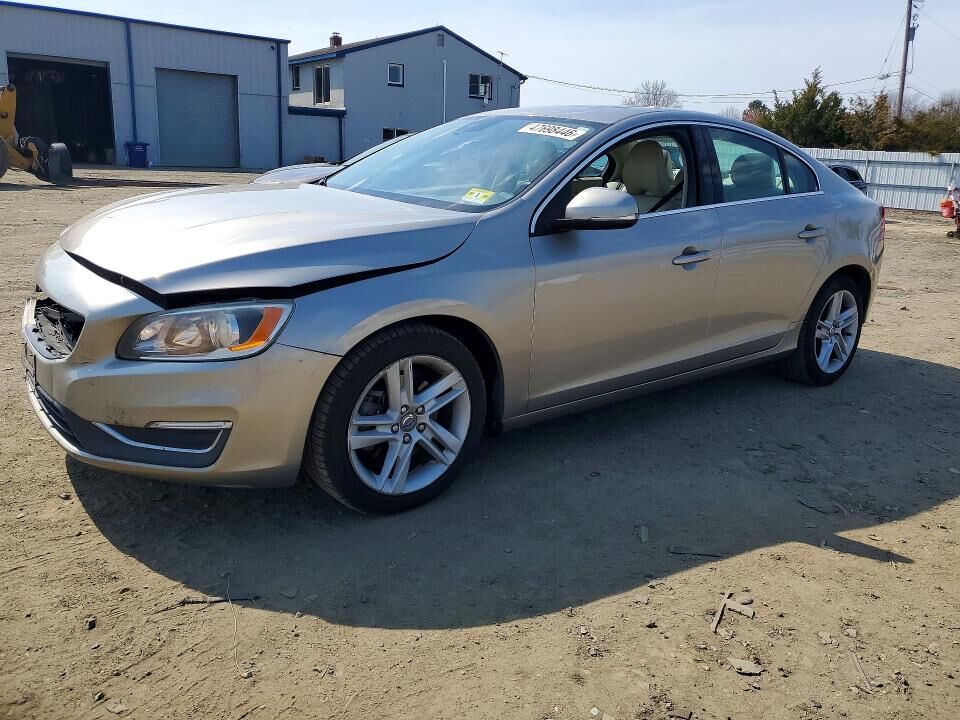 2015 VOLVO S60