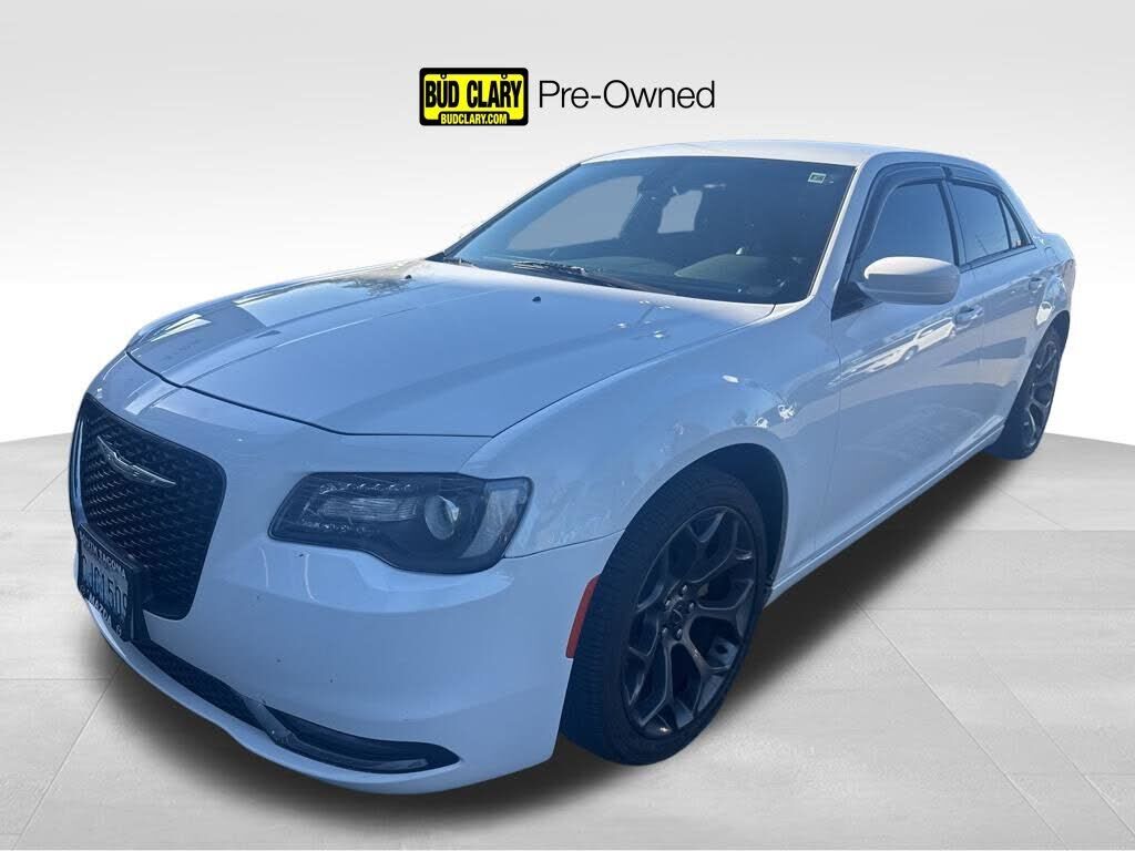 2019 CHRYSLER 300