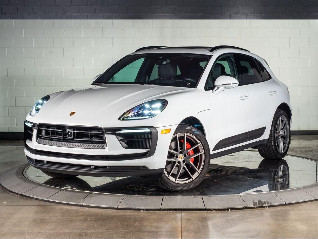 2025 PORSCHE Macan