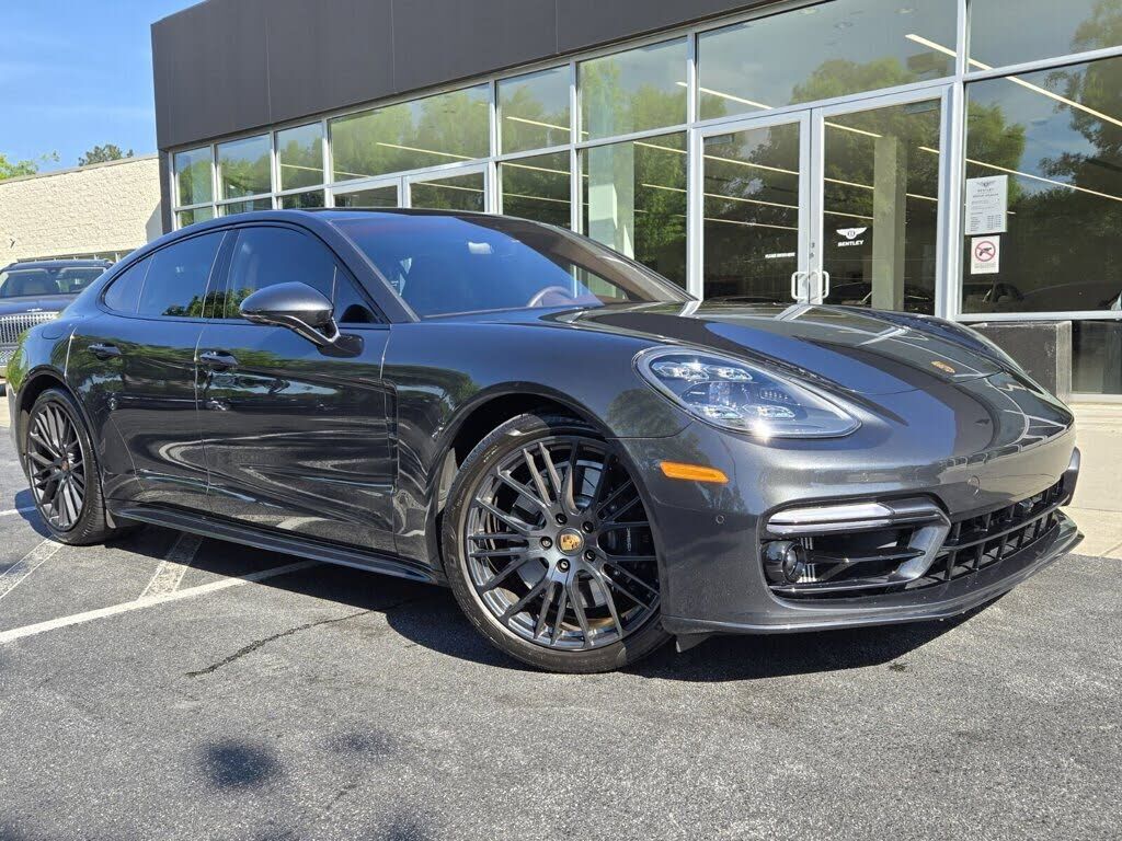 2023 PORSCHE Panamera