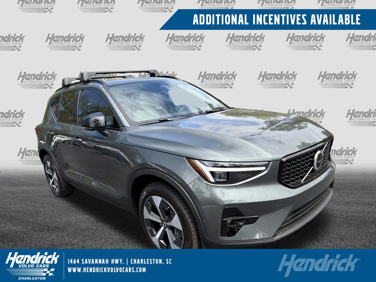 2026 VOLVO XC40