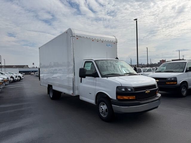 2025 CHEVROLET Express