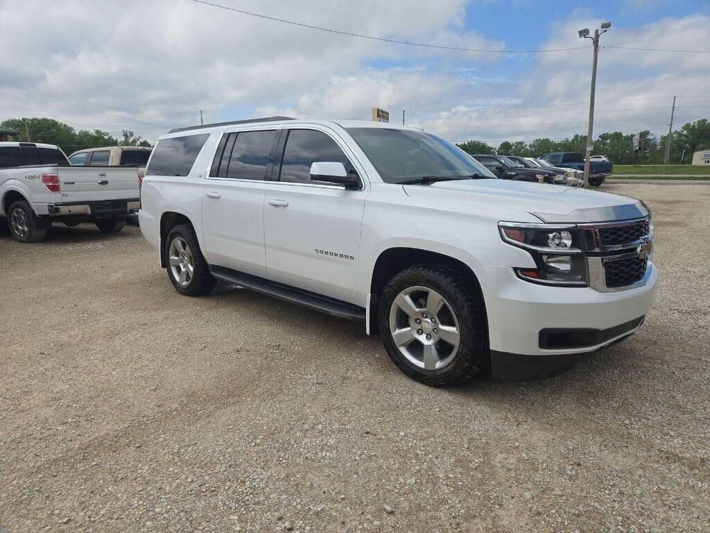 2016 CHEVROLET Suburban