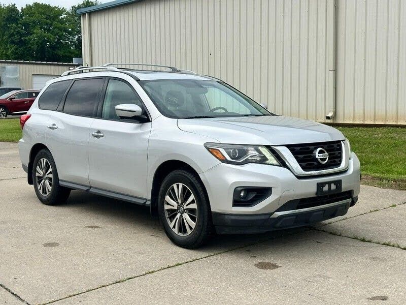 2017 NISSAN Pathfinder