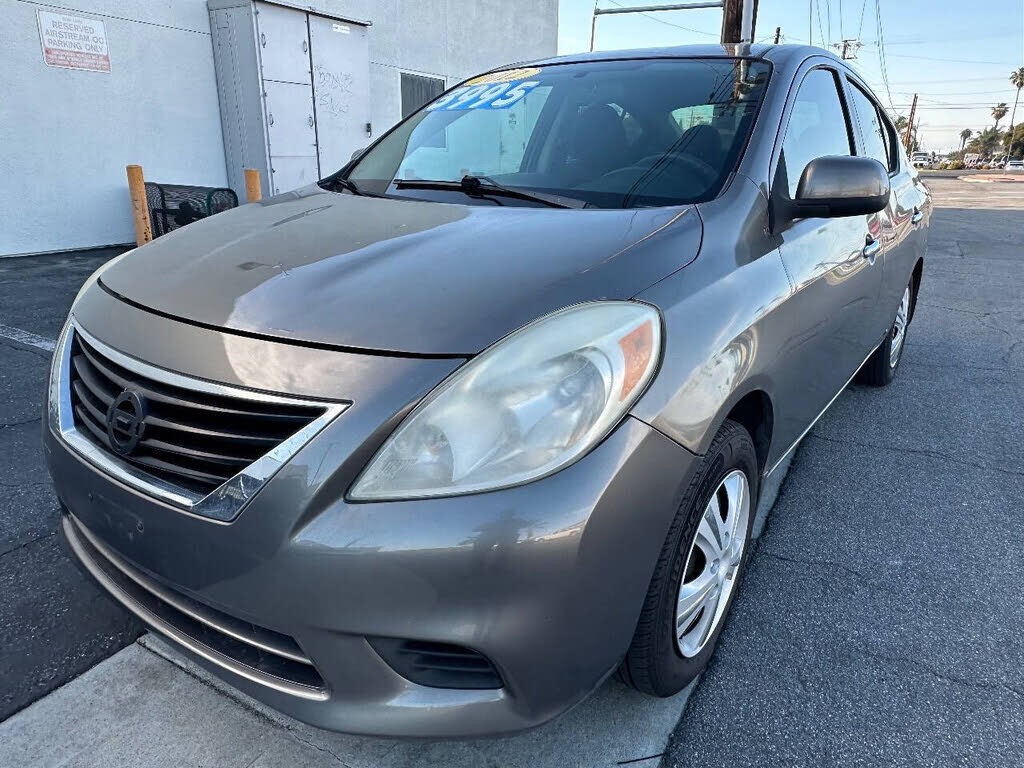 2012 NISSAN Versa
