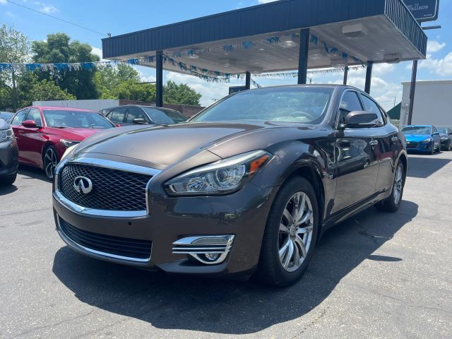 2015 INFINITI Q70