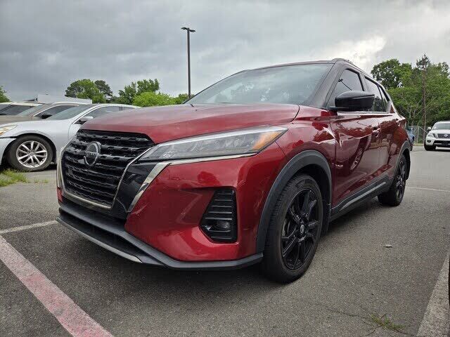 2021 NISSAN Kicks