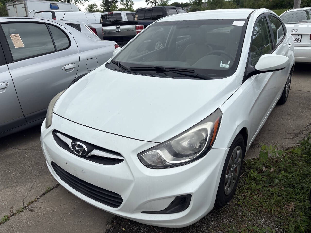 2013 HYUNDAI Accent