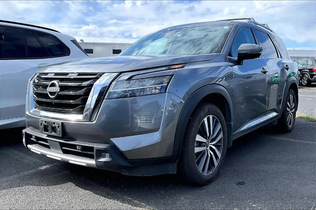 2022 NISSAN Pathfinder