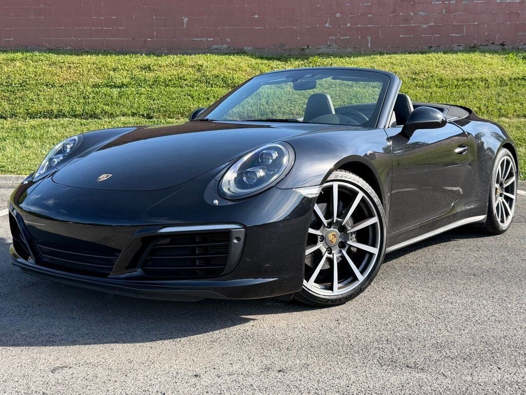 2017 PORSCHE 911