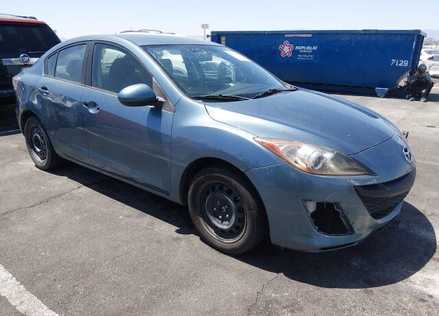 2011 MAZDA Mazda3