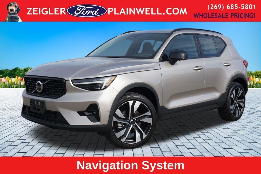 2024 VOLVO XC40
