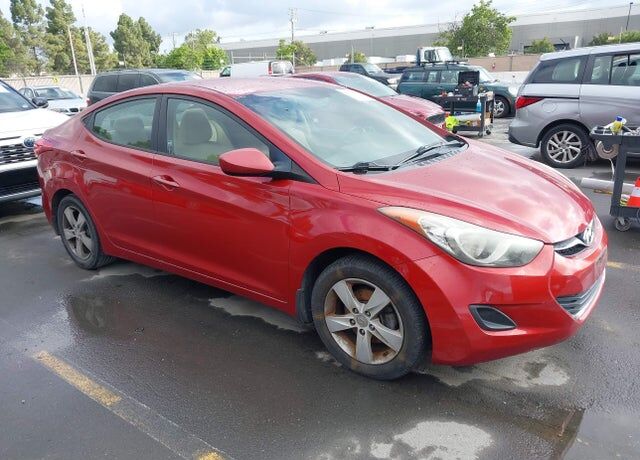 2013 HYUNDAI Elantra