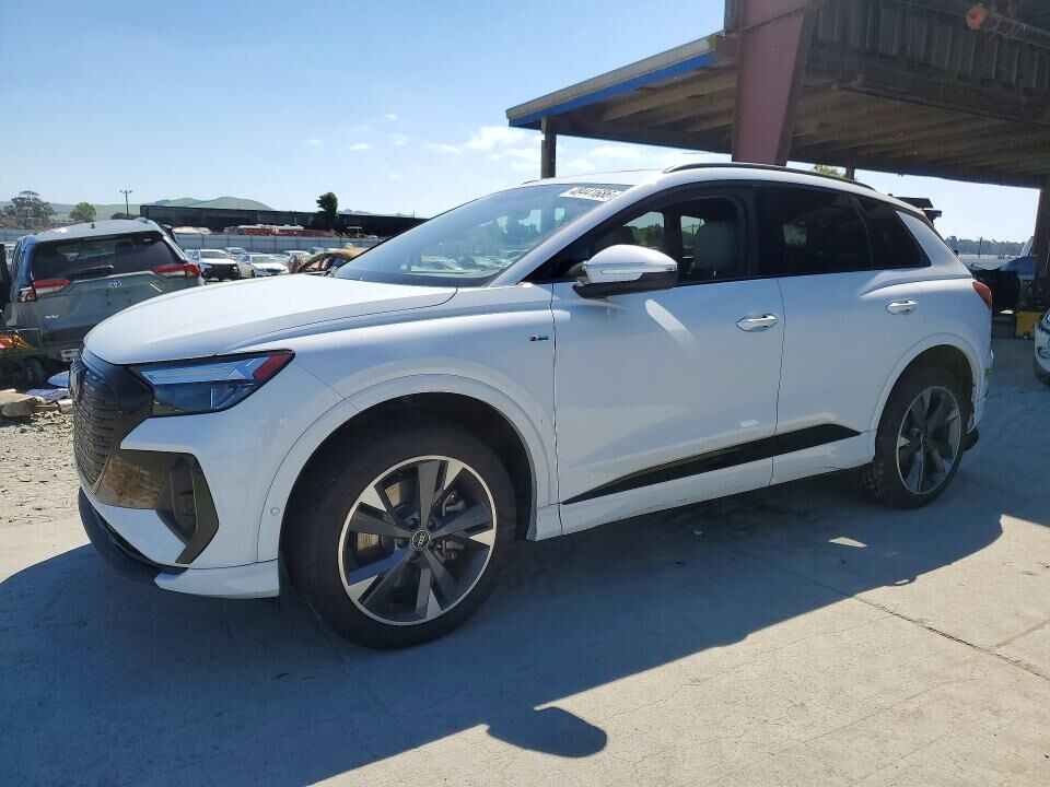 2023 AUDI Q4
